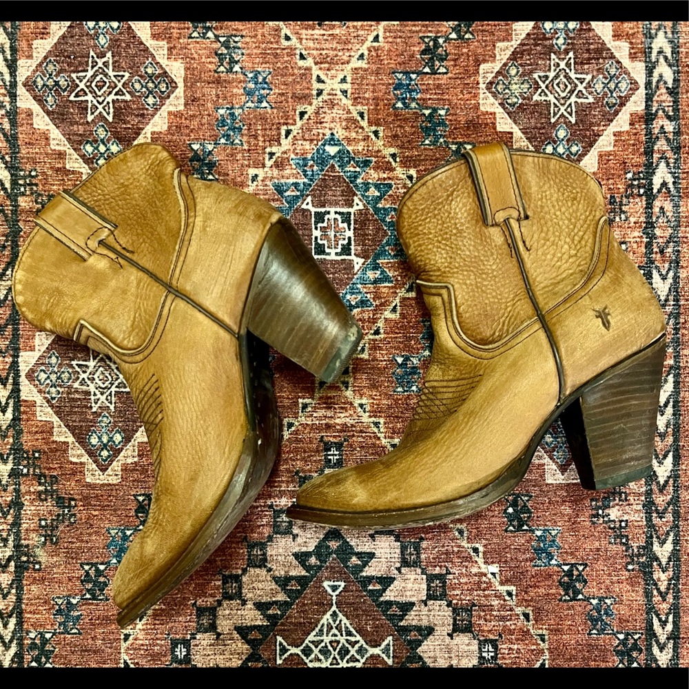 Frye Booties Wmns 7.5